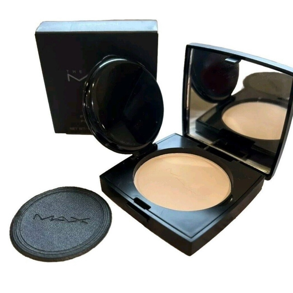 The Maximum Max Pressed Powder in medium  Beige max 805 ( Set of 2)